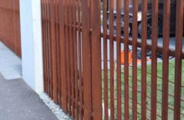 CORTEN ACÉL KERÍTÉS „Vertikalis”